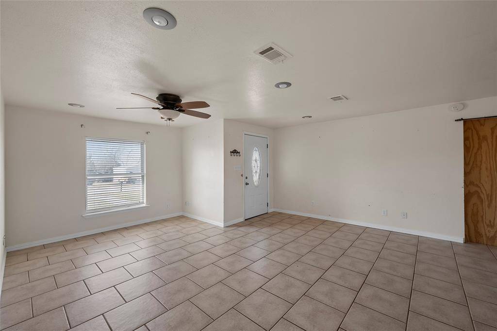 310 S 3rd Street, Abbott, TX 76621