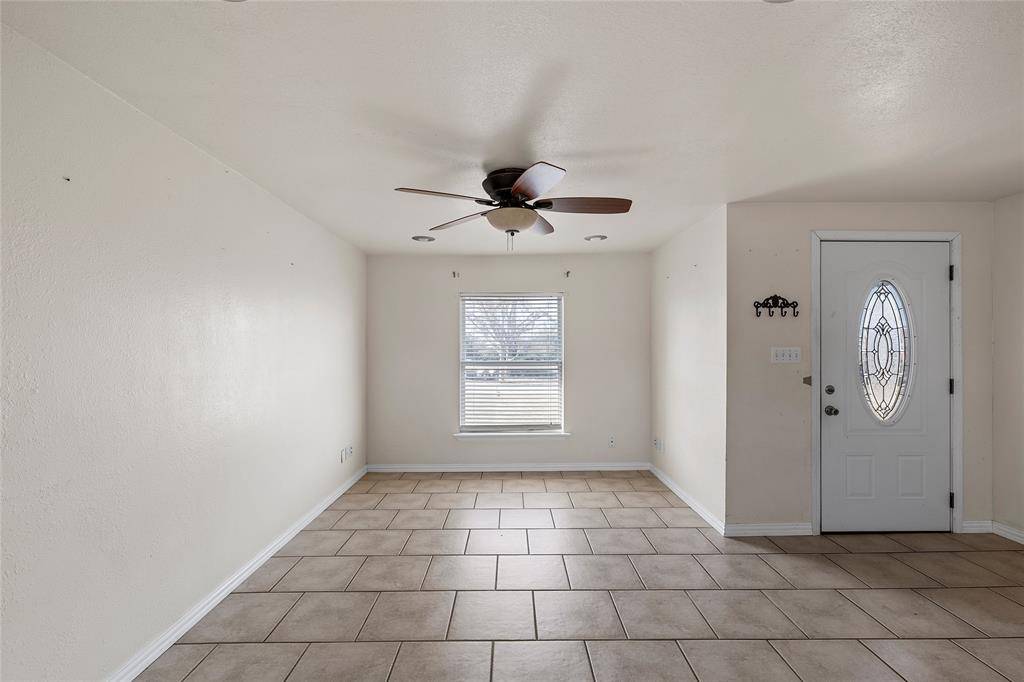 310 S 3rd Street, Abbott, TX 76621