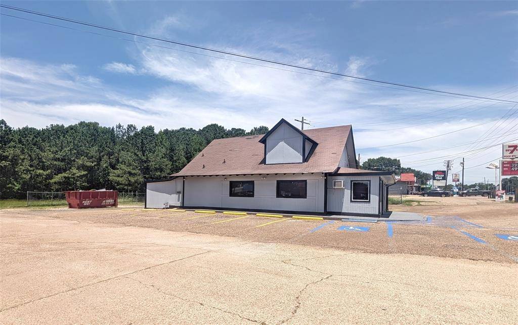 925 S Pine Street, Vivian, LA 71082