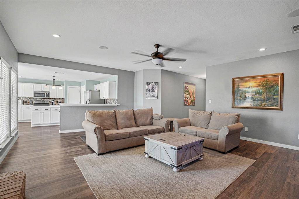 106 Bent Creek Court, Waxahachie, TX 75165