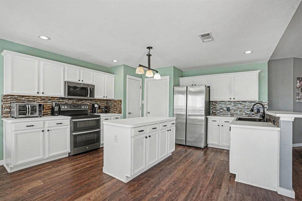 106 Bent Creek Court, Waxahachie, TX 75165