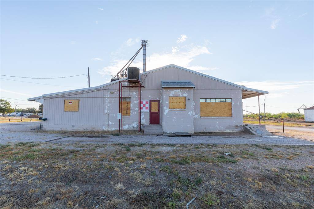 200 E 1st Street, Baird, TX 79504