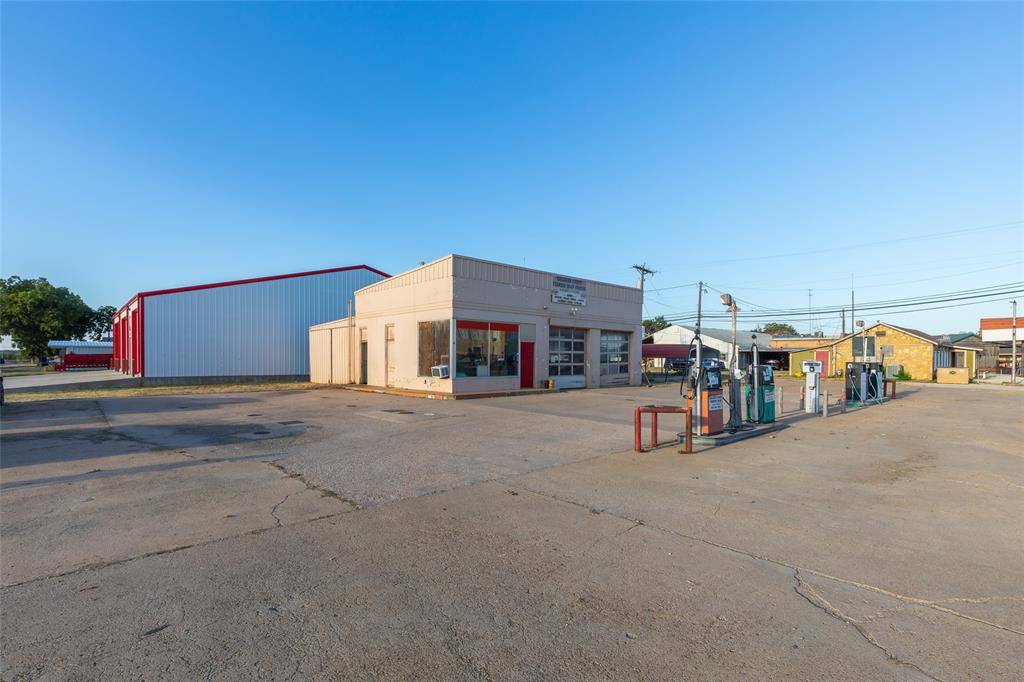 131 E 4th Street, Baird, TX 79504