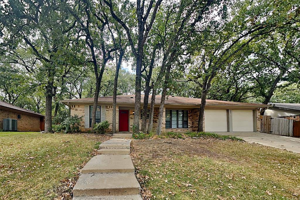 305 Bremen Drive, Hurst, TX 76054