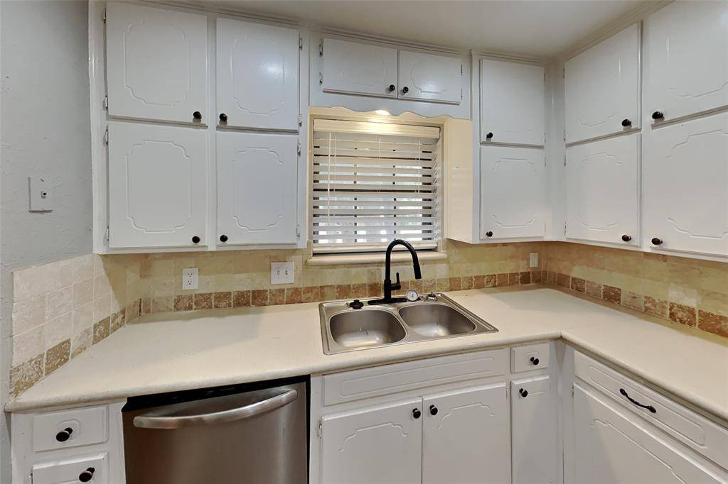 305 Bremen Drive, Hurst, TX 76054