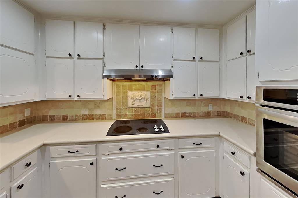 305 Bremen Drive, Hurst, TX 76054