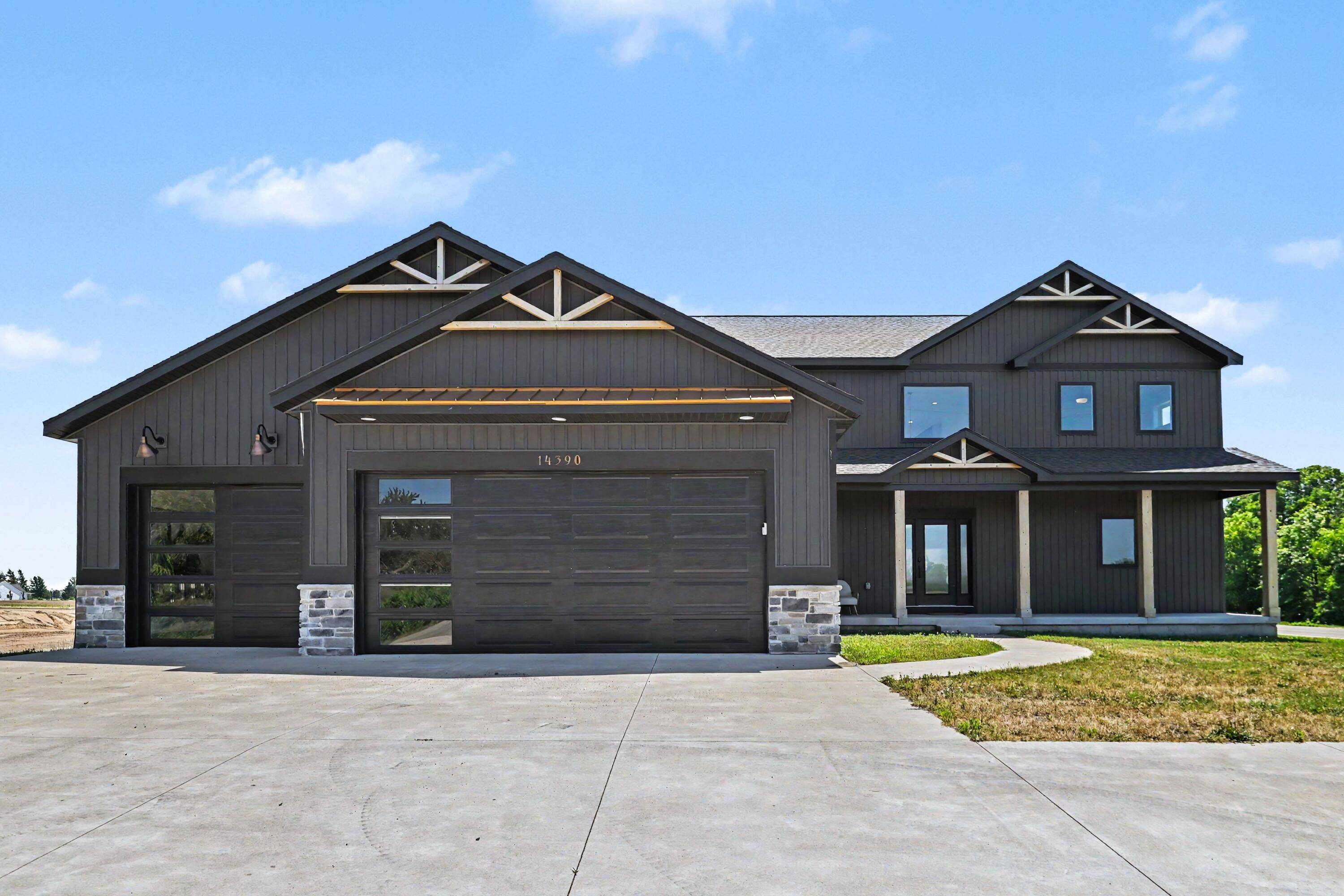 14390 New Holland ST, Holland Twp, MI 49424