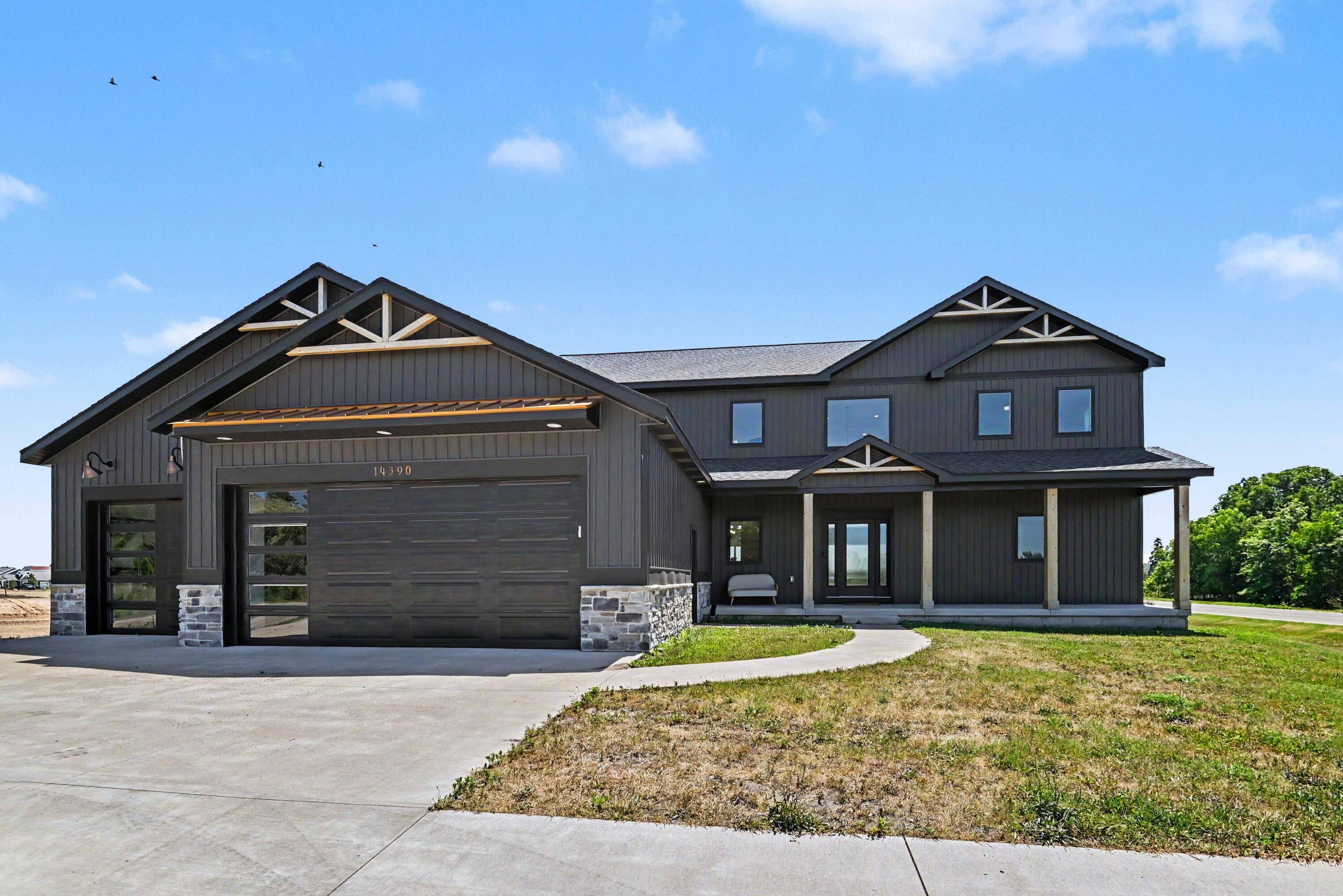 14390 New Holland ST, Holland Twp, MI 49424