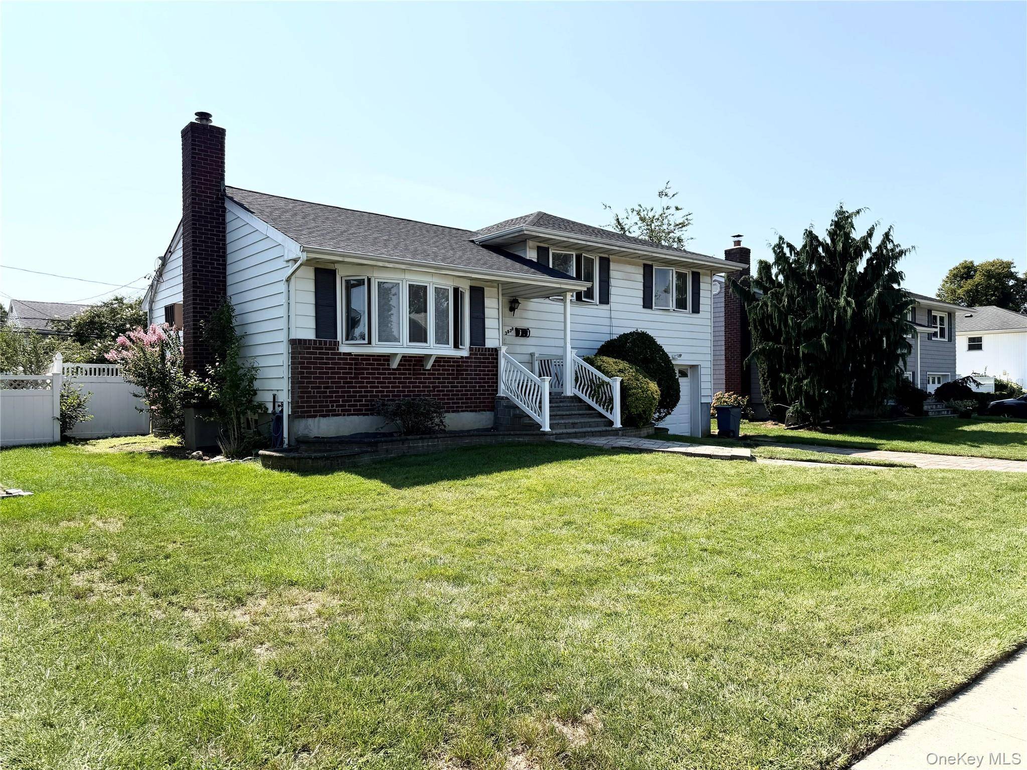 3938 Bernice RD, Seaford, NY 11783