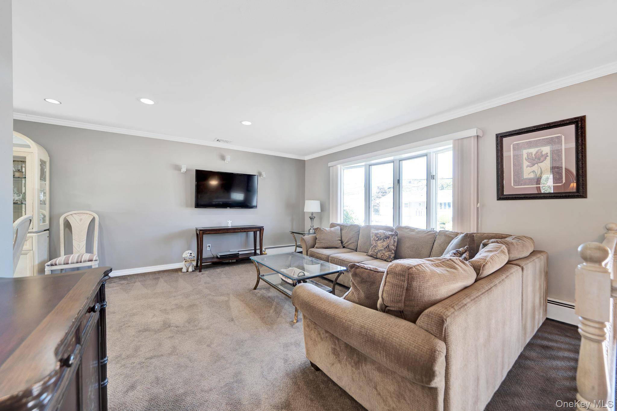 113 N Lewis AVE, Lindenhurst, NY 11757