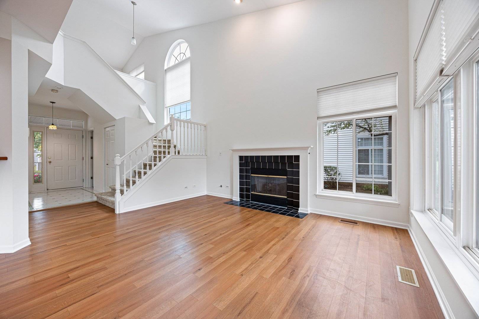 1053 Ripple Ridge, Darien, IL 60561