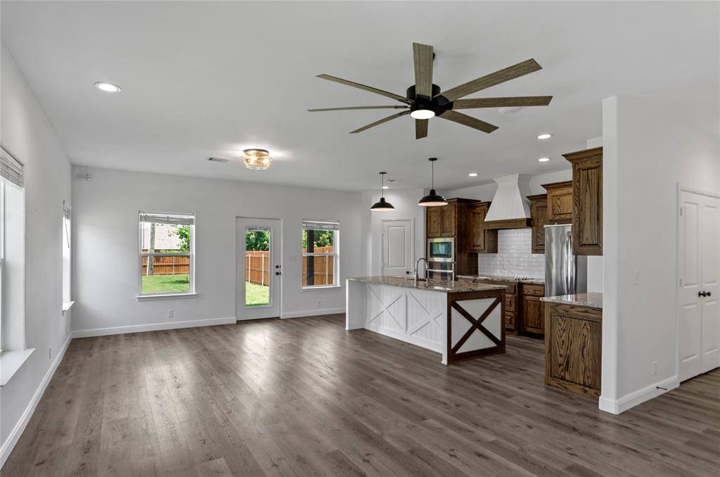 114 Ash Street, Paradise, TX 76073