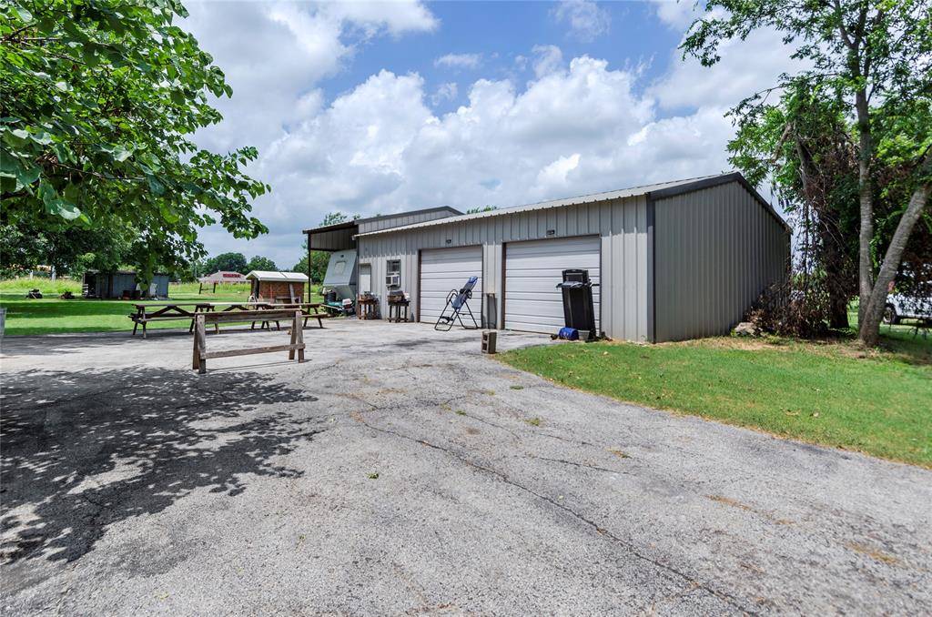 102 N Mesquite Street, Paradise, TX 76073