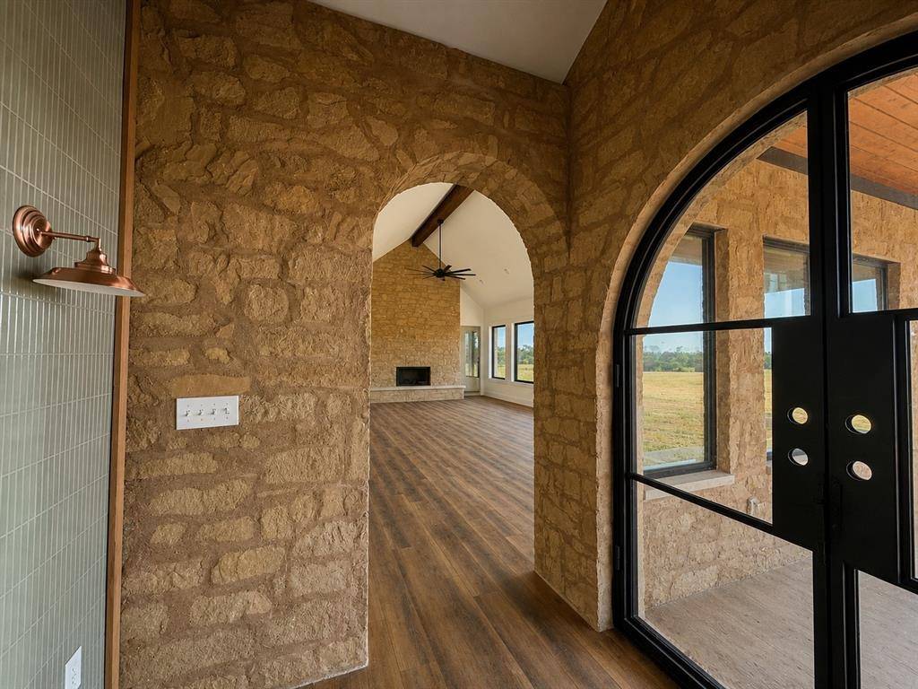7001 Old McGregor-Crawford Road, Crawford, TX 76638