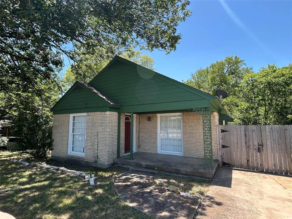 640 E Pleasant Run Road, Desoto, TX 75115