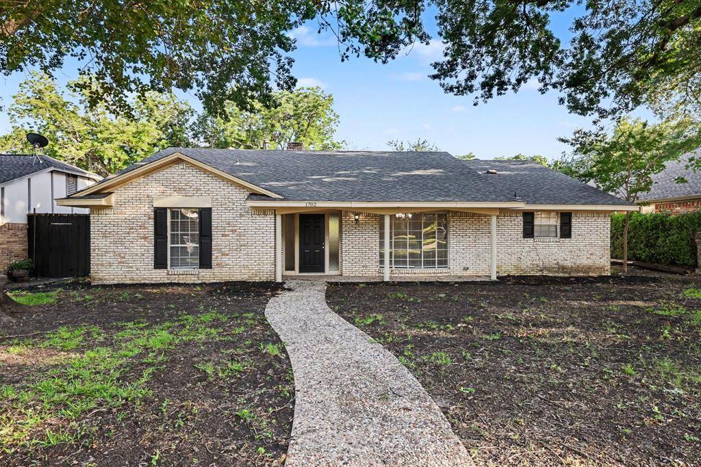 1702 Yorkshire Drive, Richardson, TX 75082