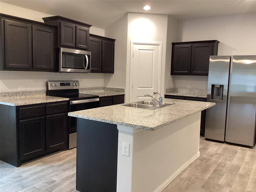 9104 Herringbone Drive, Fort Worth, TX 76131