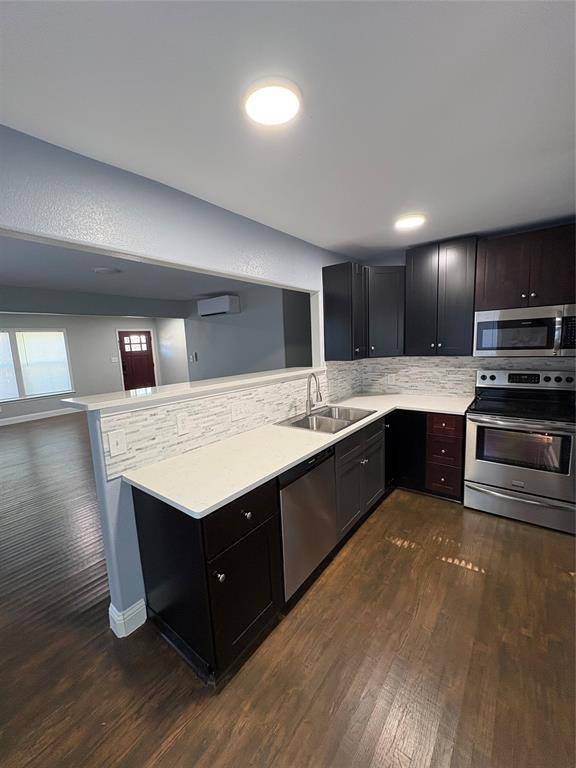 408 S 2nd Avenue, Mansfield, TX 76063
