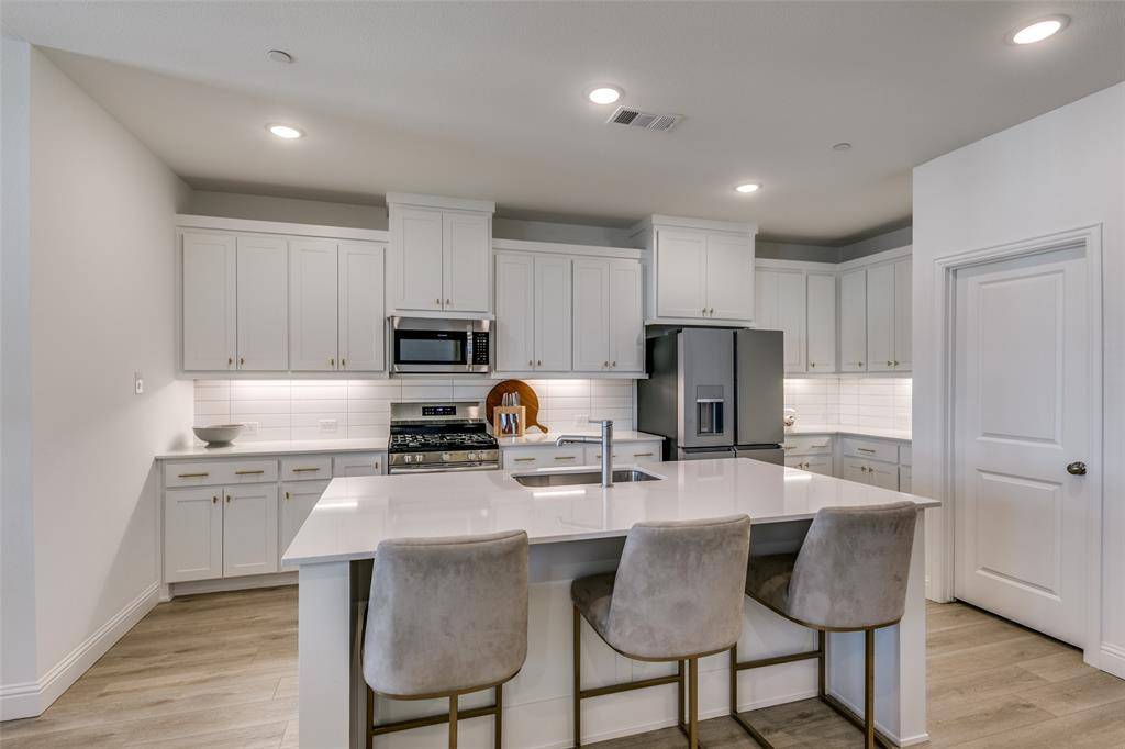 8845 Stablehand Mews, Frisco, TX 75035