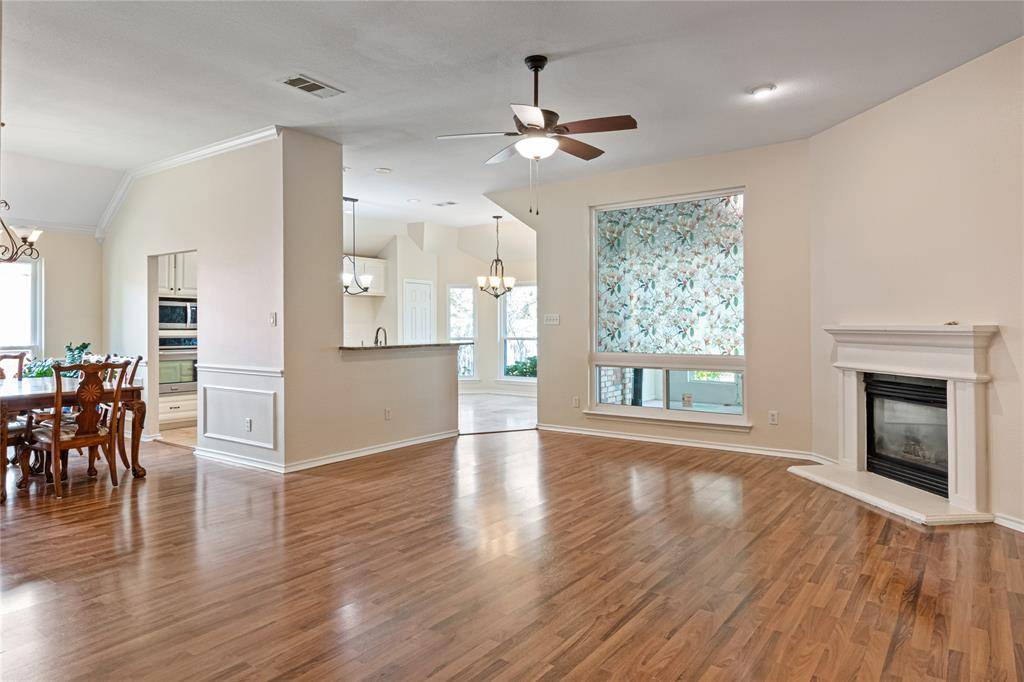 1327 Pegasus Drive, Arlington, TX 76013