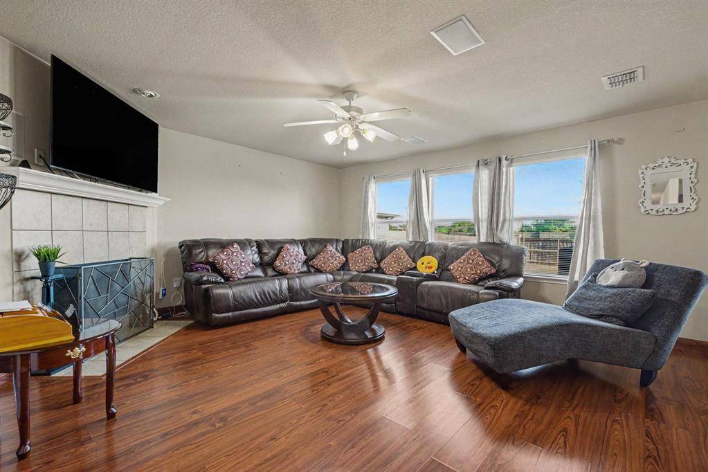2002 Pin Oak Trail, Anna, TX 75409