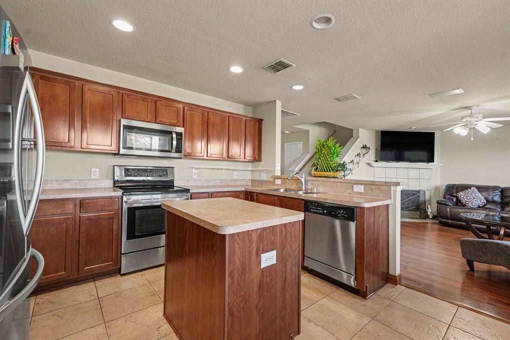 2002 Pin Oak Trail, Anna, TX 75409