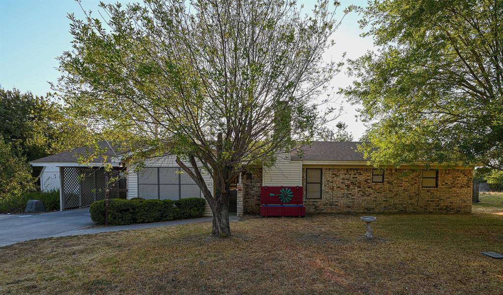 103 Boca Vista Court, Chico, TX 76431