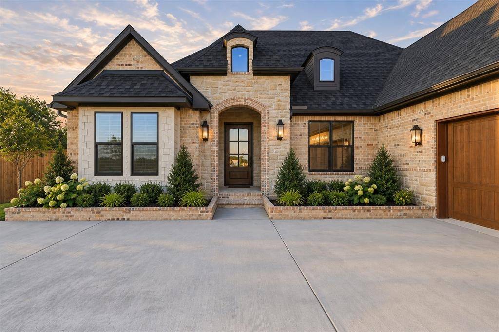 1830 Heritage Knoll Drive, Sherman, TX 75092