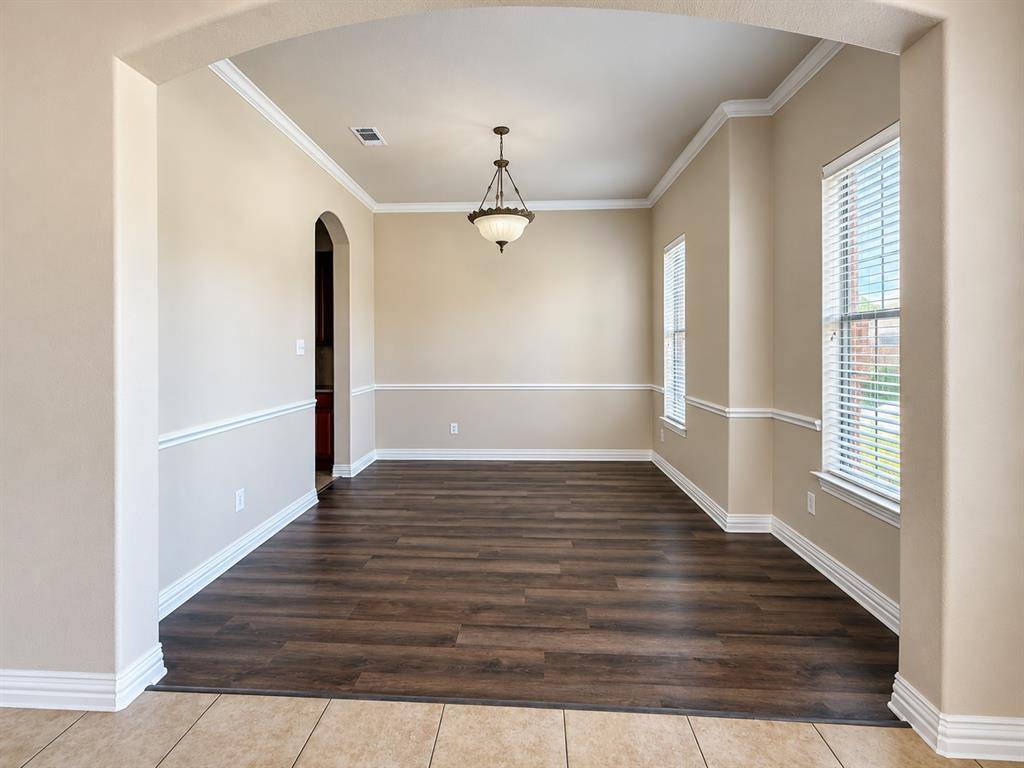 1572 Barksdale Drive, Lewisville, TX 75077