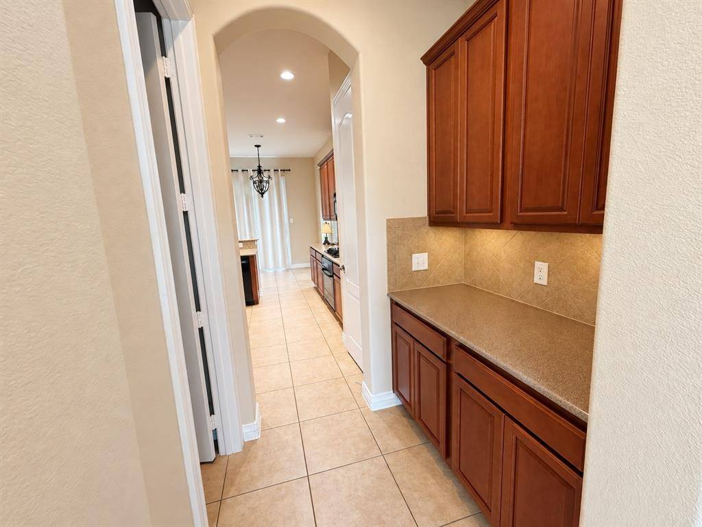 1572 Barksdale Drive, Lewisville, TX 75077