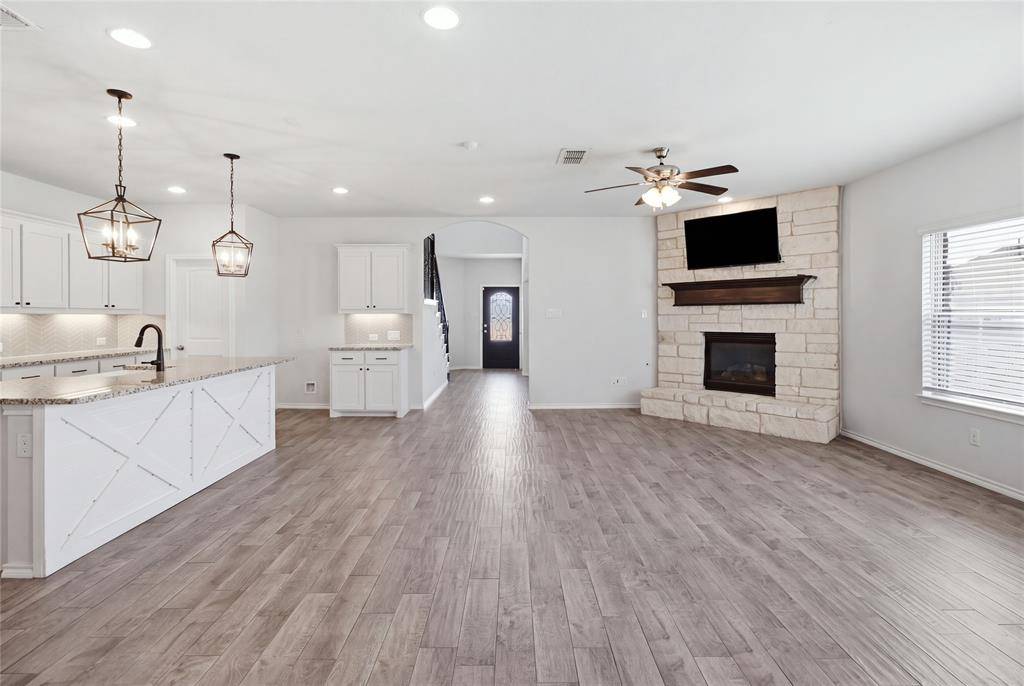 1925 Shiloh Mews, Celina, TX 75009