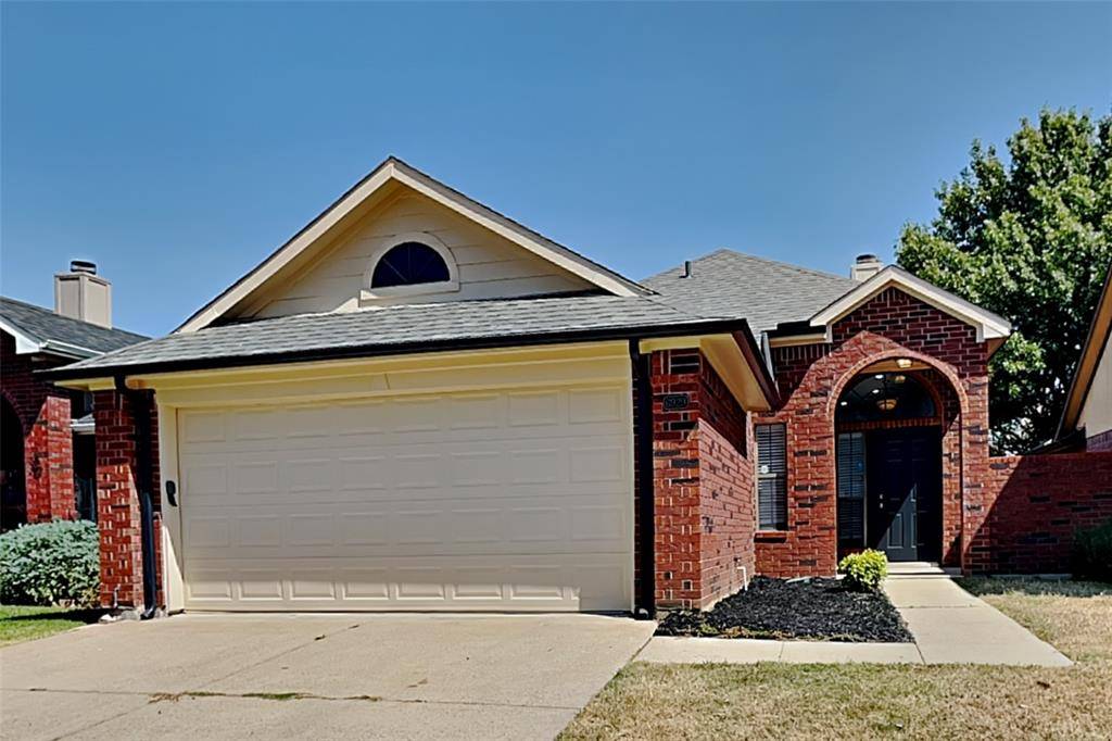 6929 Aston Drive, North Richland Hills, TX 76182