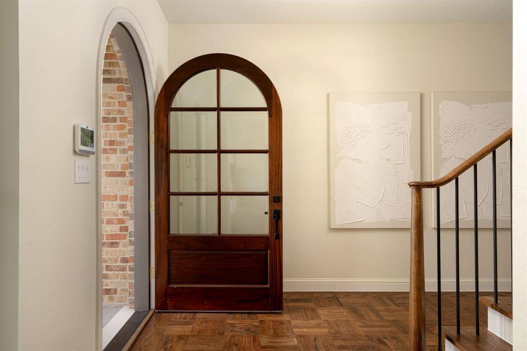 9217 Livenshire Drive, Dallas, TX 75238