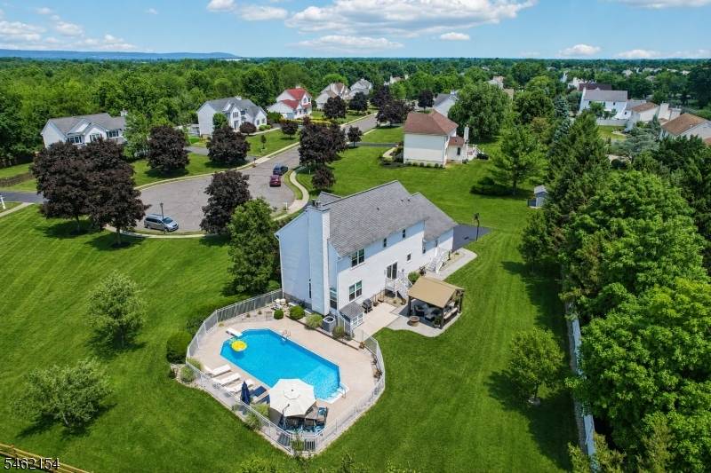33 Hughey Ln, Hillsborough Twp., NJ 08844
