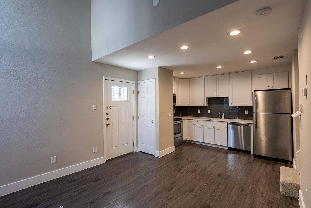 935 La Posada DR #216, Austin, TX 78752