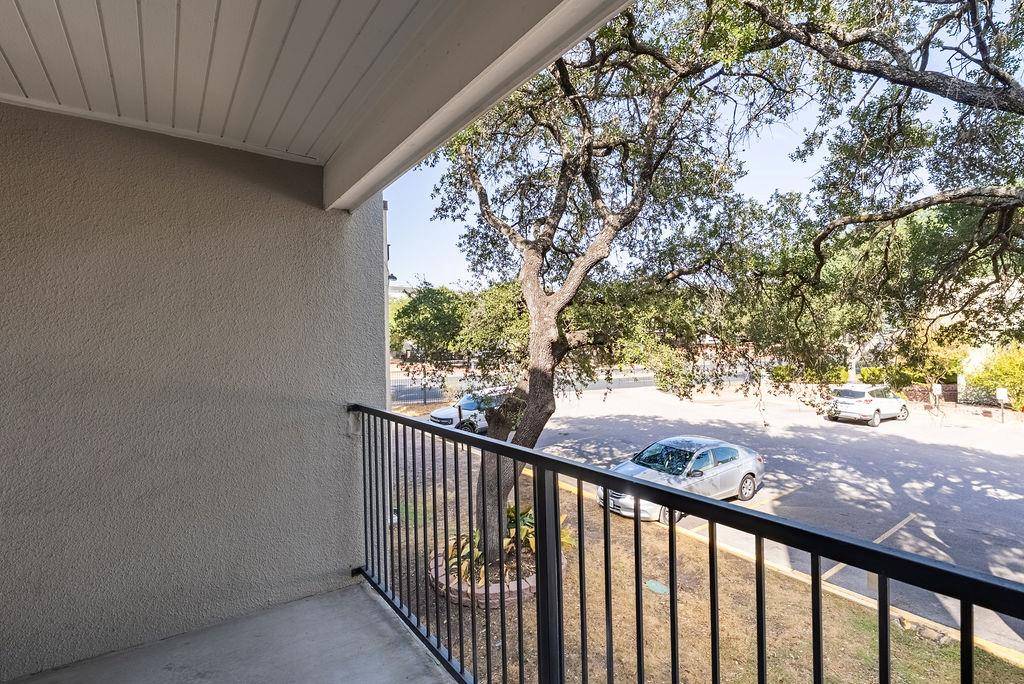 935 La Posada DR #216, Austin, TX 78752