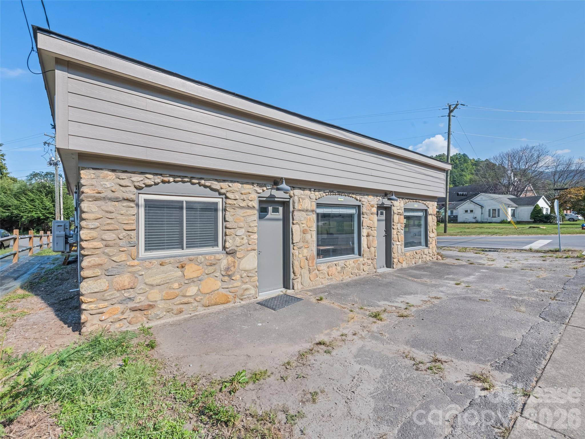 491 Allens Creek RD, Waynesville, NC 28786
