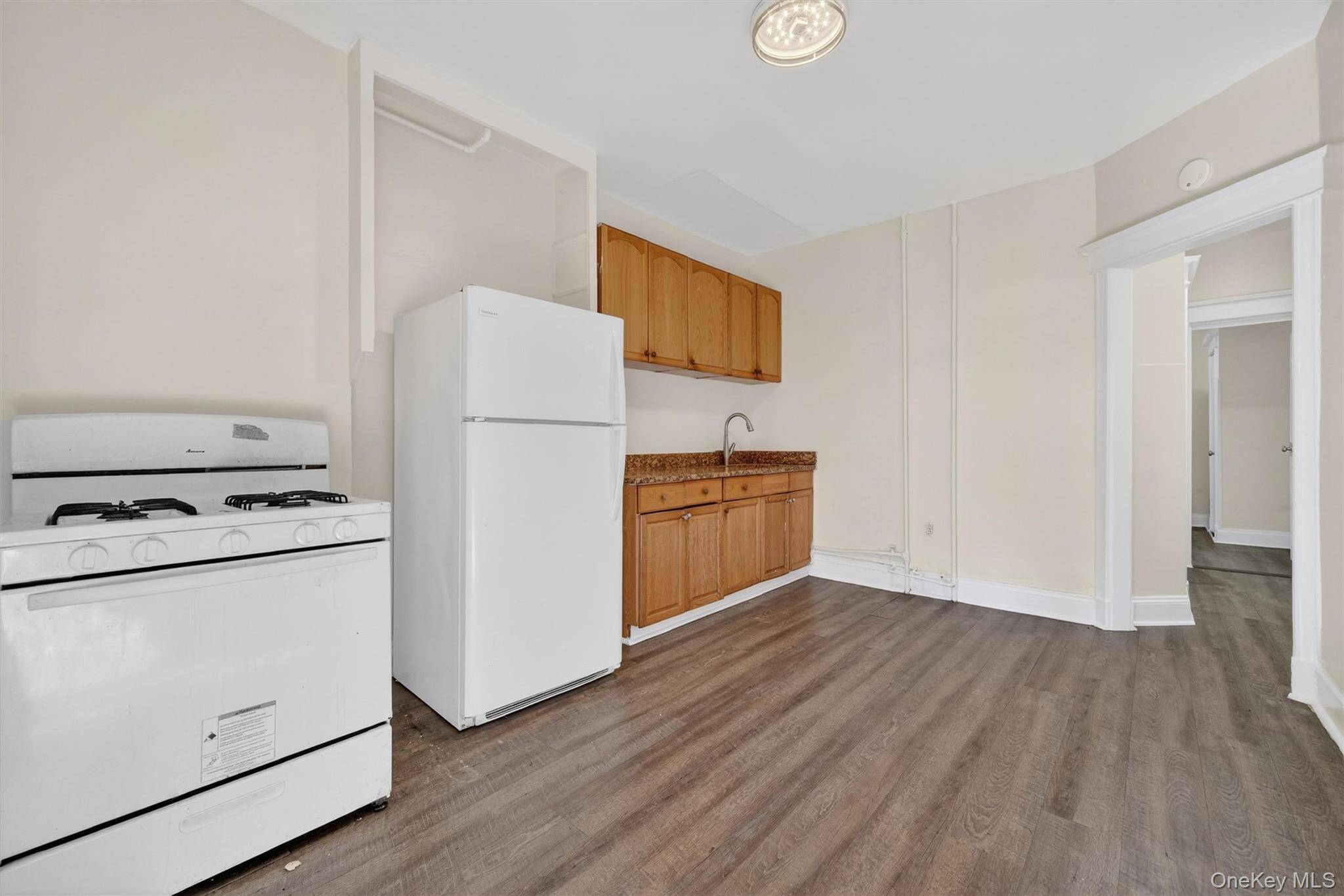 74 Oak ST #1A, Yonkers, NY 10701
