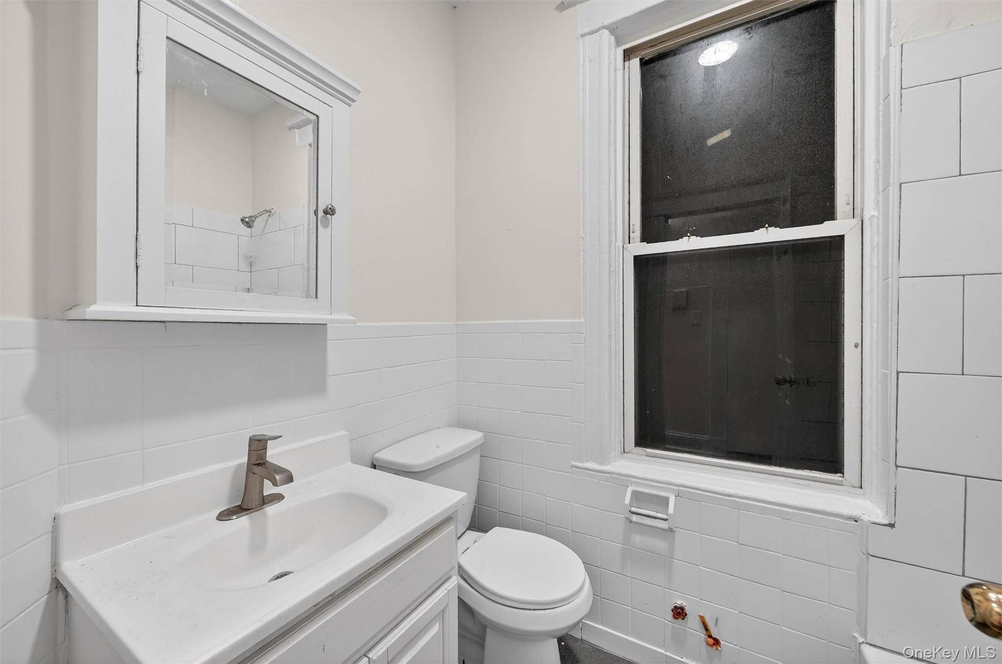 74 Oak ST #1A, Yonkers, NY 10701