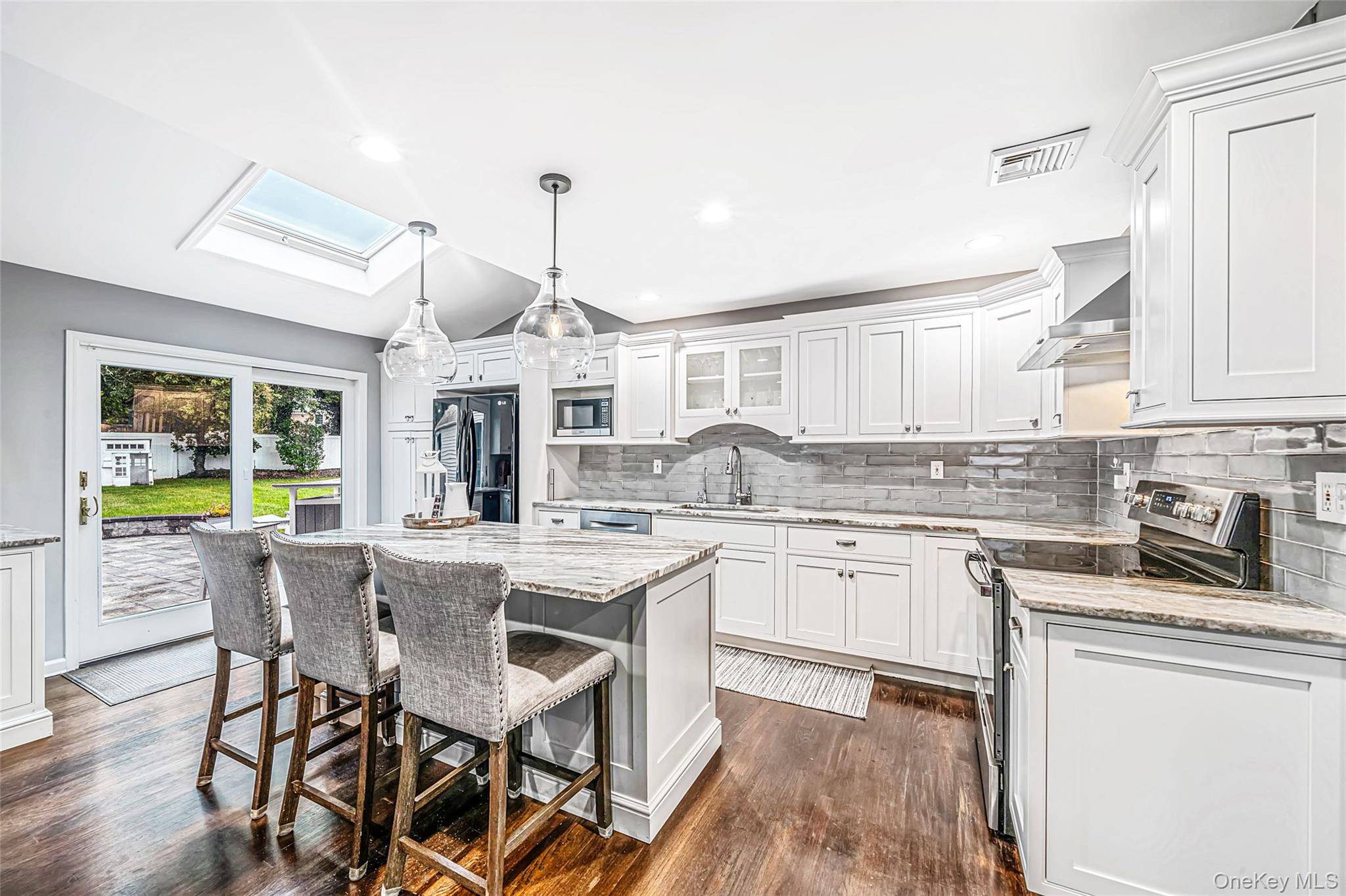 3 Stacy CT, Port Jefferson, NY 11777