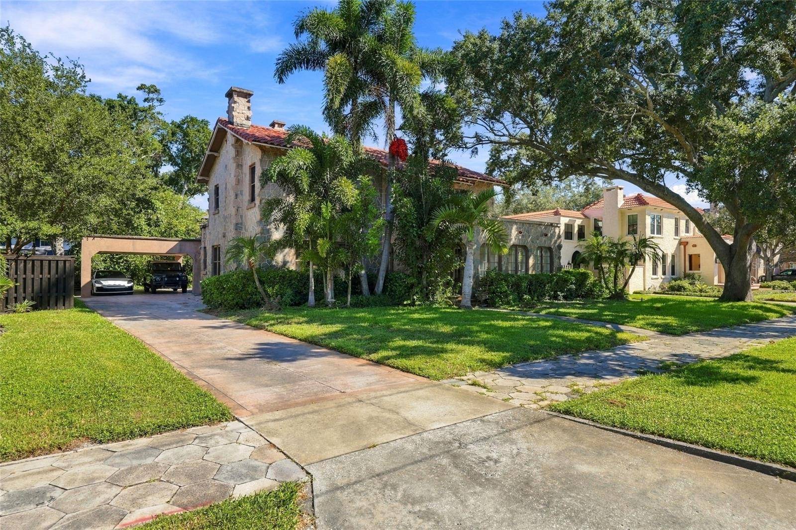 955 39TH AVE N, St Petersburg, FL 33703