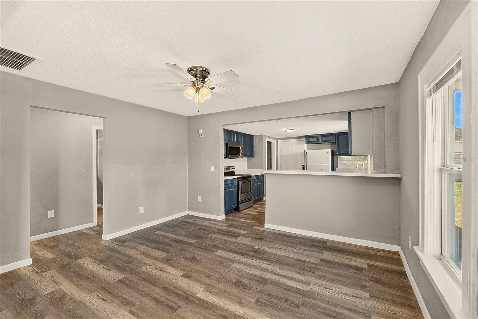 731 37TH ST S, St Petersburg, FL 33711