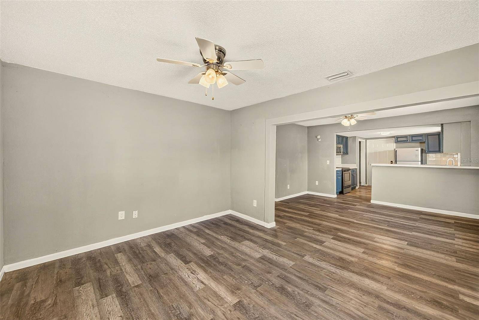 731 37TH ST S, St Petersburg, FL 33711