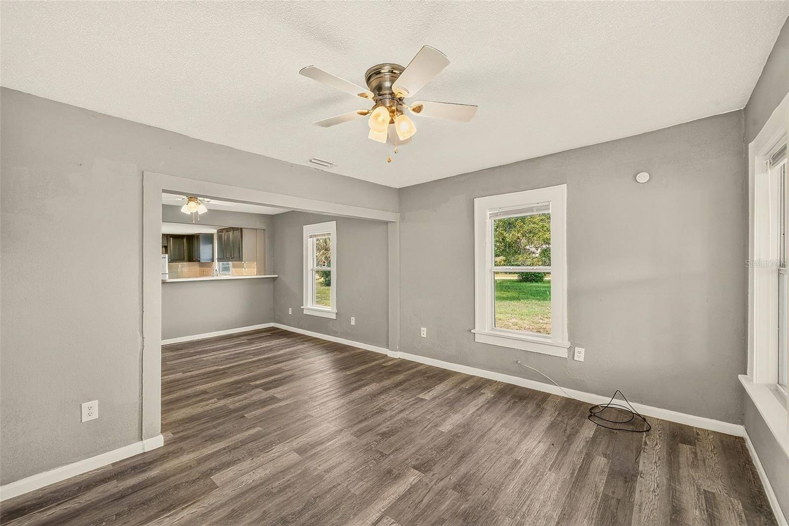 731 37TH ST S, St Petersburg, FL 33711
