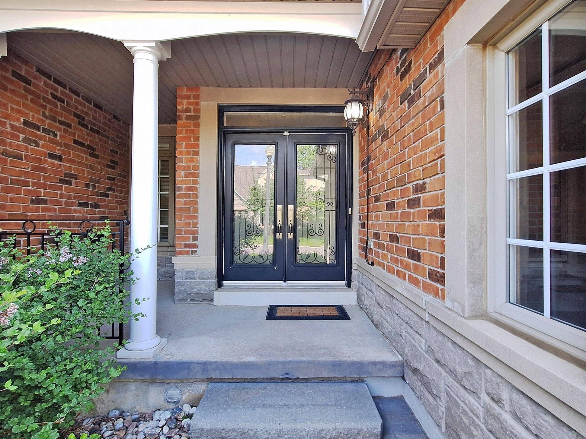 29 Tucker CT, Aurora, ON L4G 7T2
