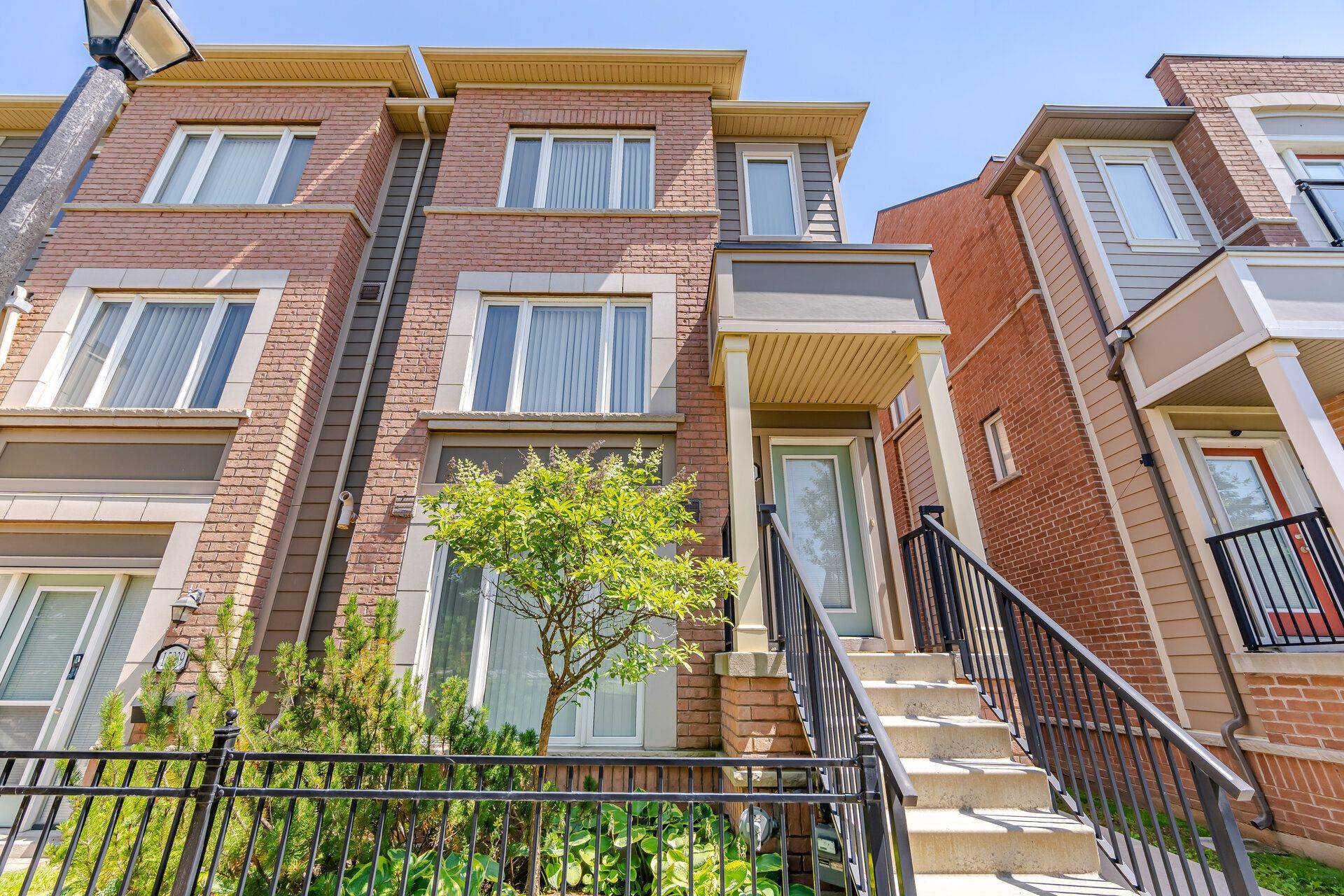 15937 Bayview AVE, Aurora, ON L4G 0S3