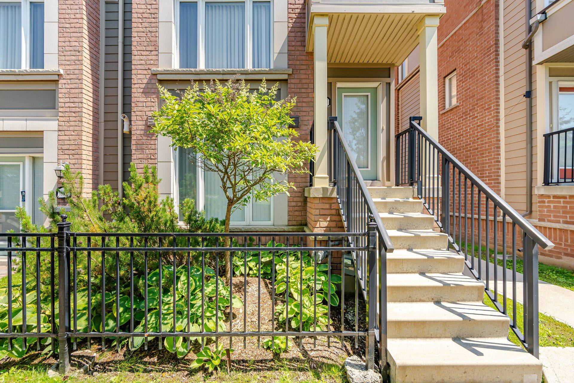 15937 Bayview AVE, Aurora, ON L4G 0S3