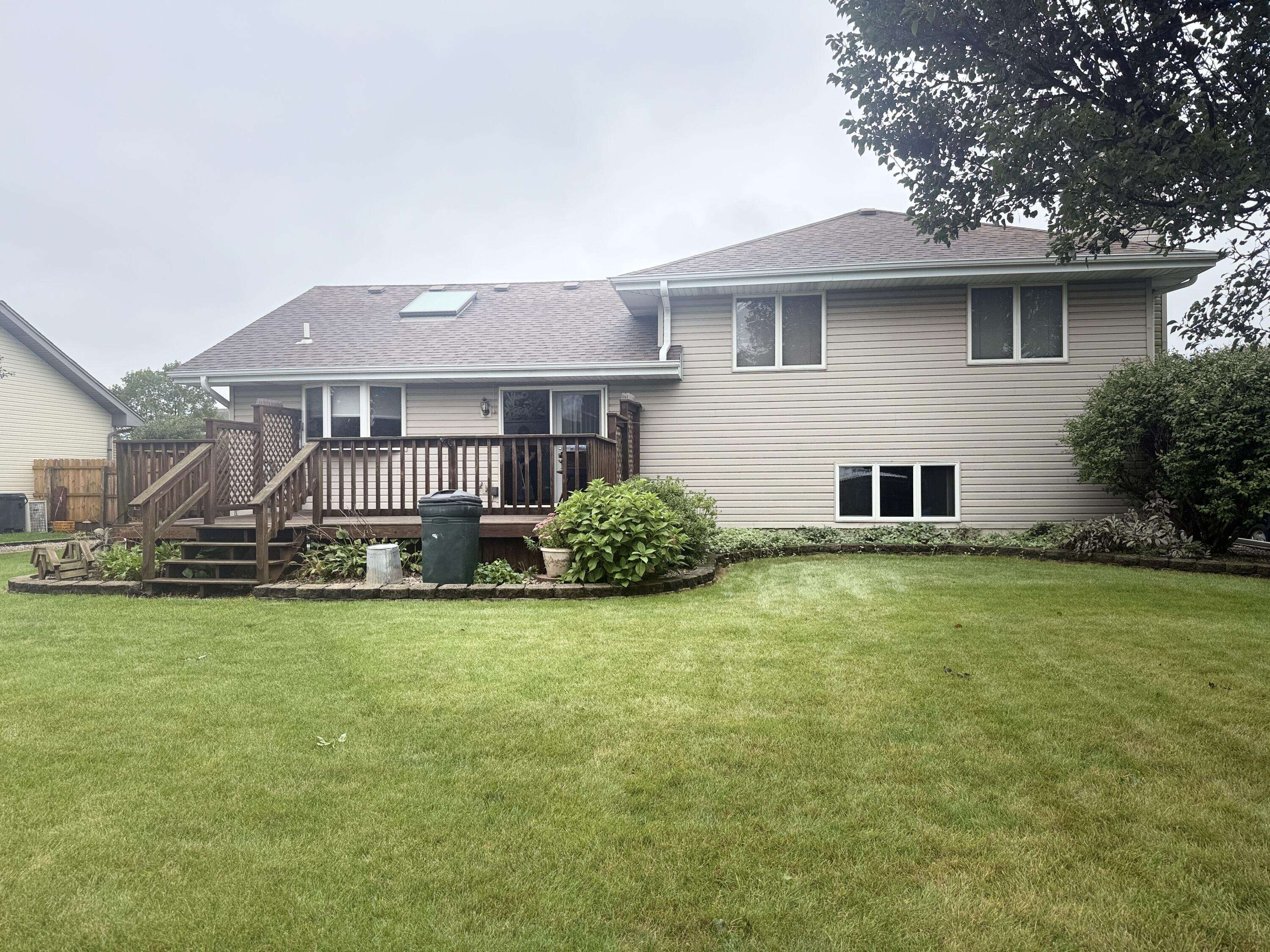 1401 Capri Lane, Dyer, IN 46311