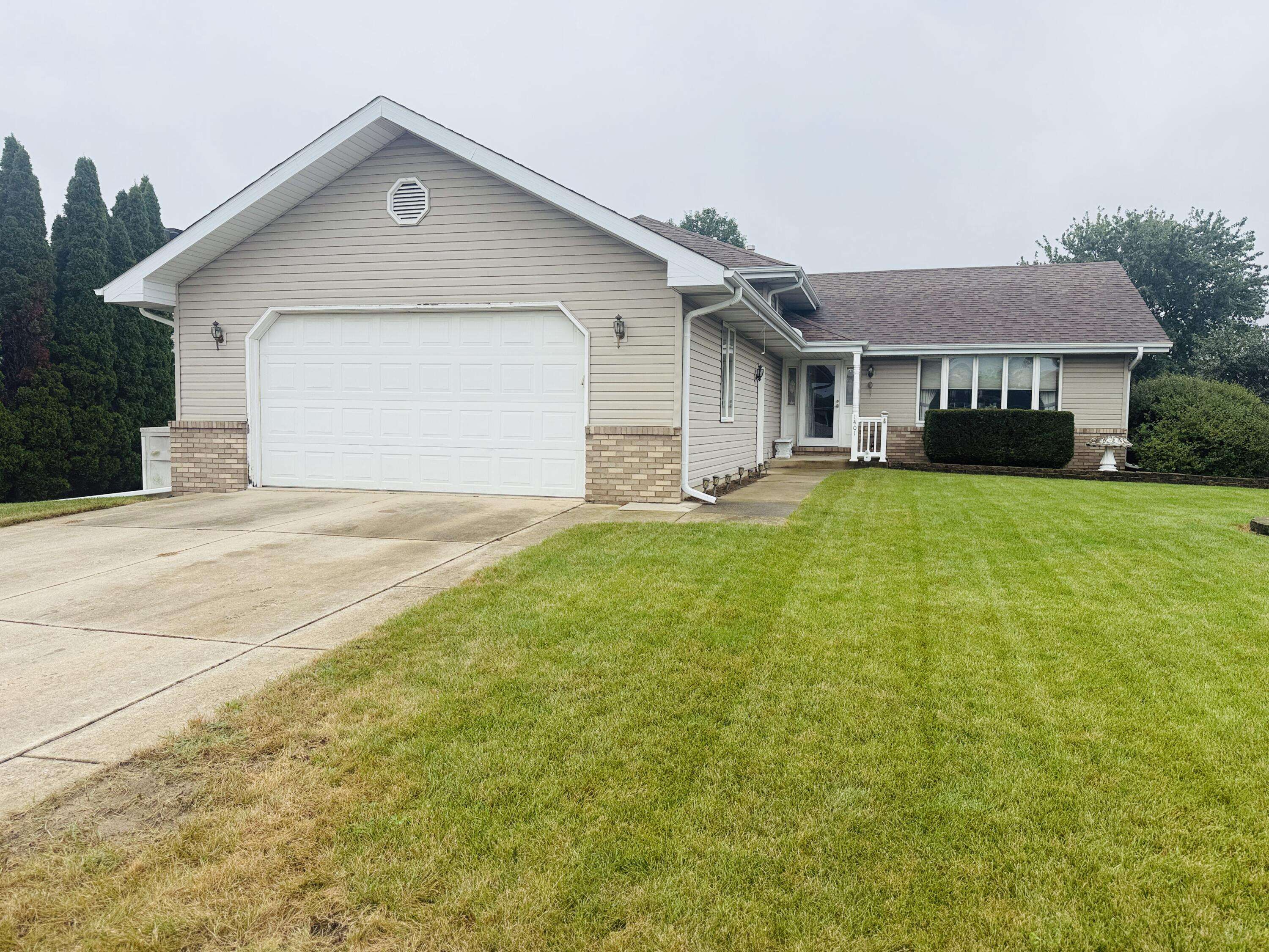 1401 Capri Lane, Dyer, IN 46311