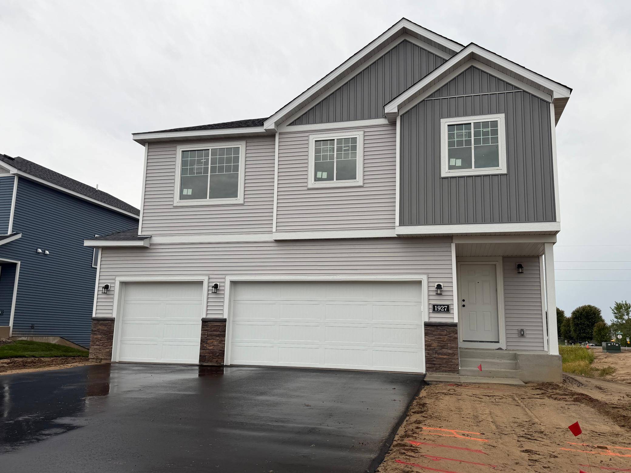 1927 Pierce ST S, Cambridge, MN 55008